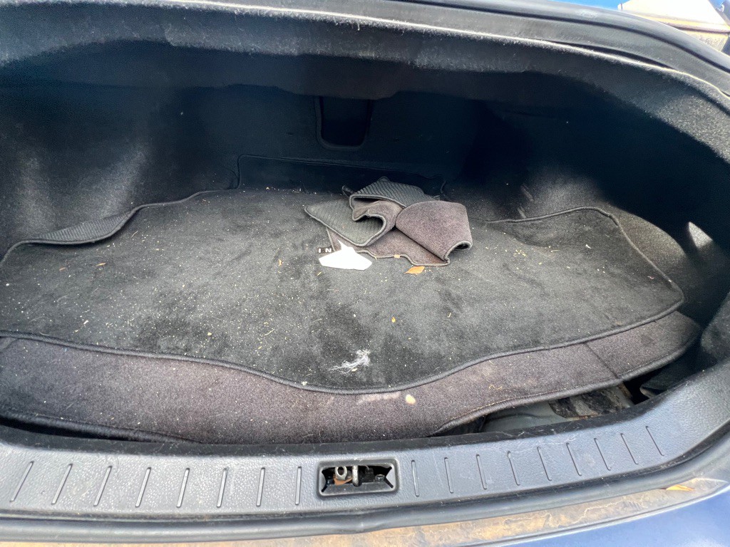 2010 INFINITI G37 Image 12