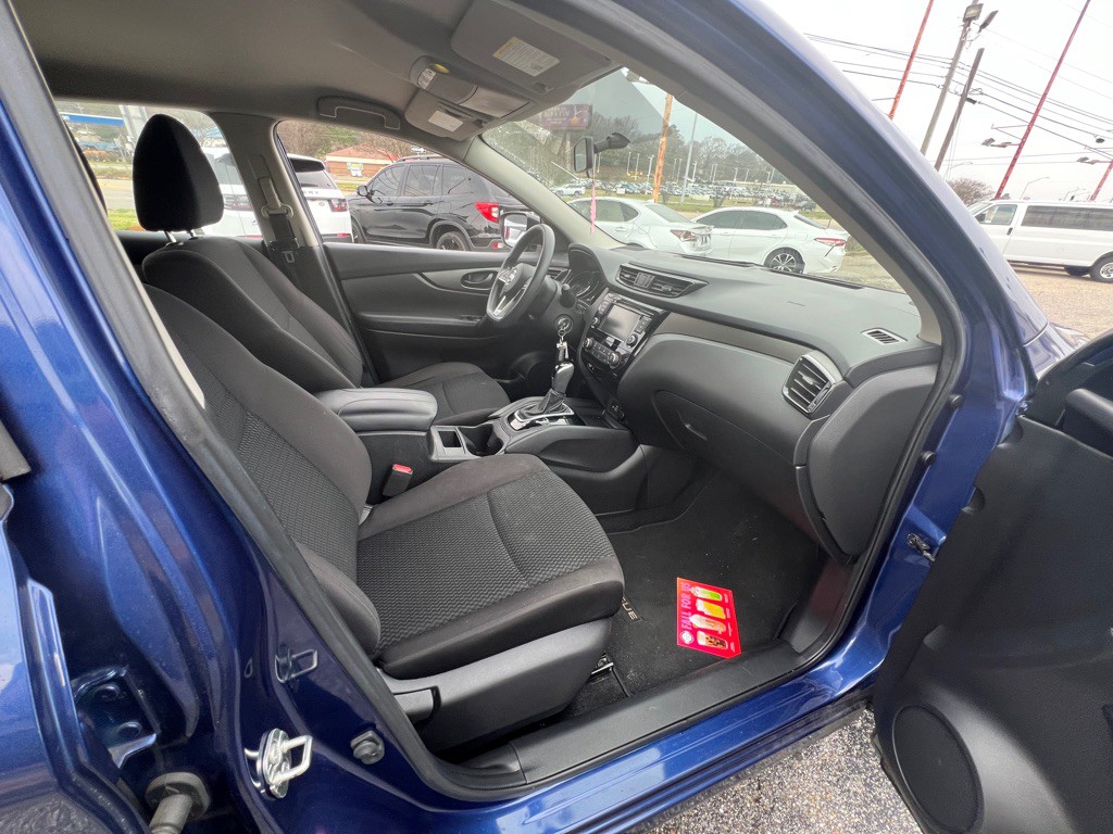 2019 Nissan Rogue Image 14