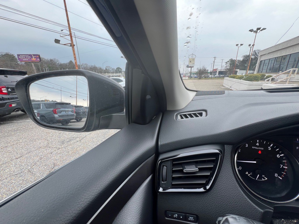 2019 Nissan Rogue Image 20