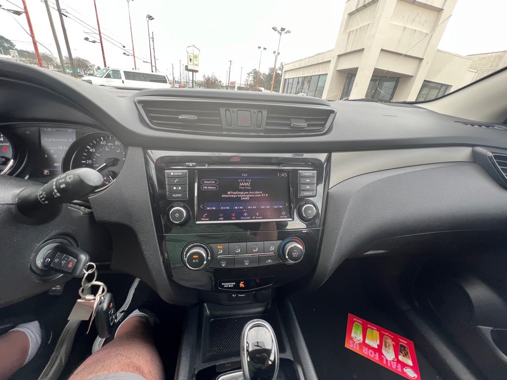 2019 Nissan Rogue Image 24