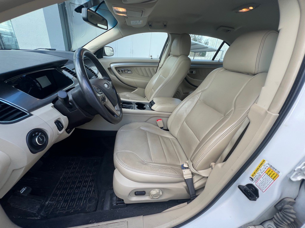 2018 Ford Taurus Image 4