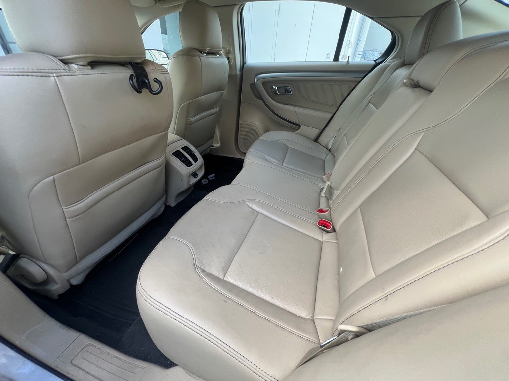 2018 Ford Taurus Image 5