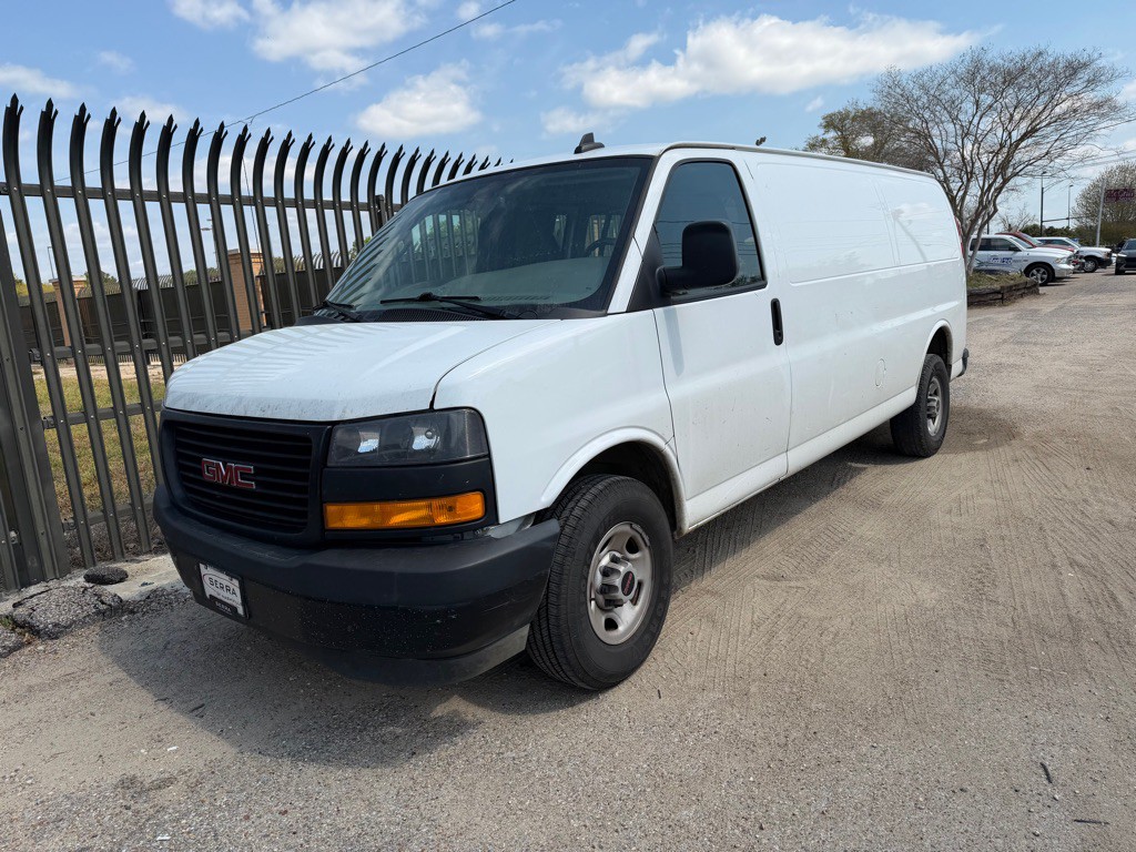2022 GMC Savana Image 1