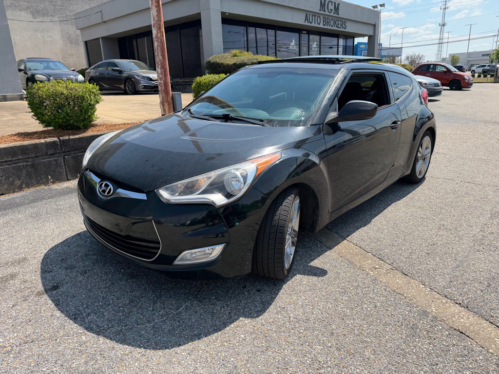 2017 Hyundai Veloster Image 1