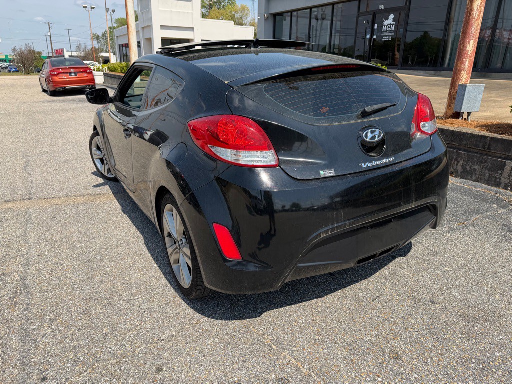 2017 Hyundai Veloster Image 7