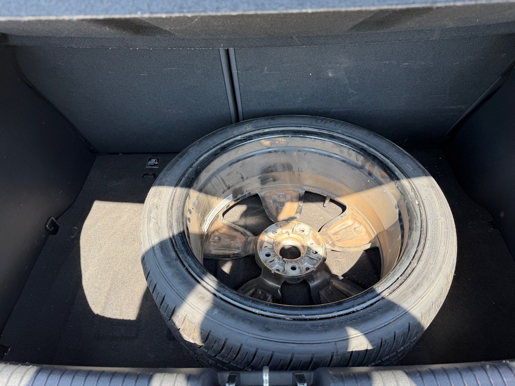 2017 Hyundai Veloster Image 9