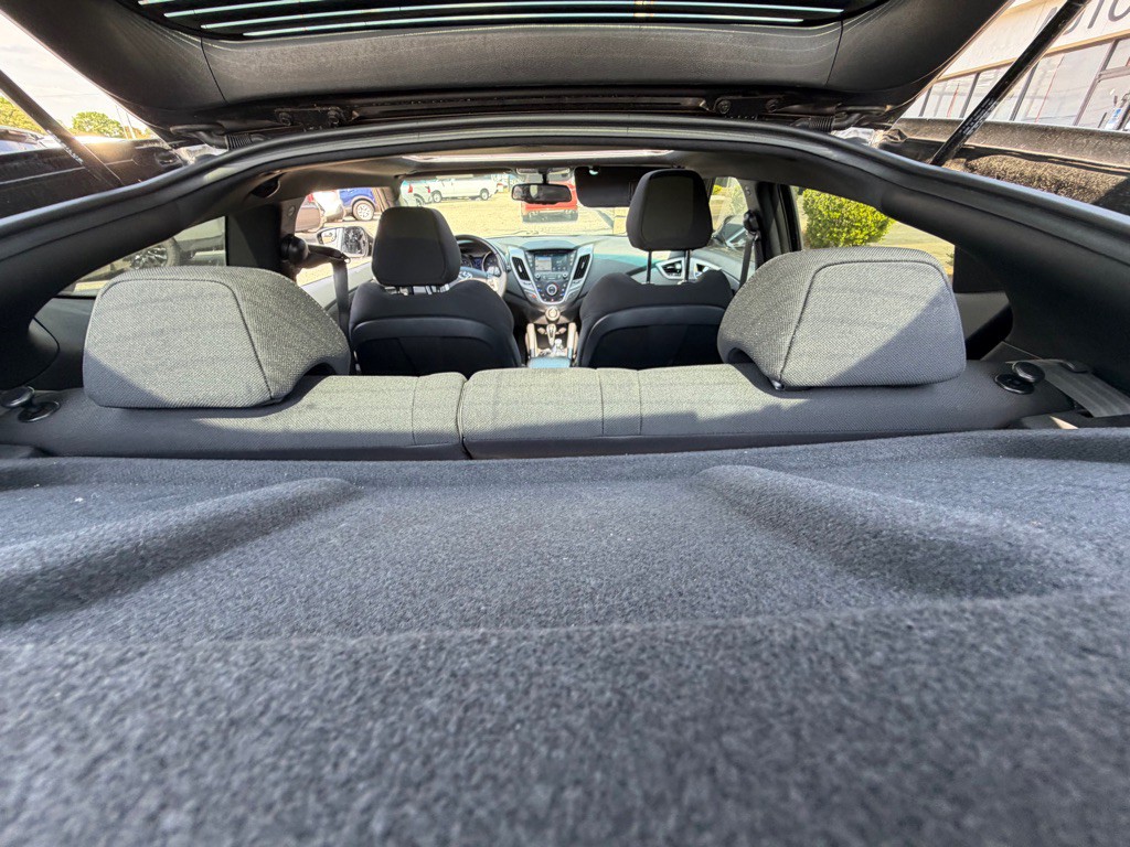 2017 Hyundai Veloster Image 10