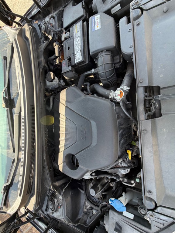 2017 Hyundai Veloster Image 18