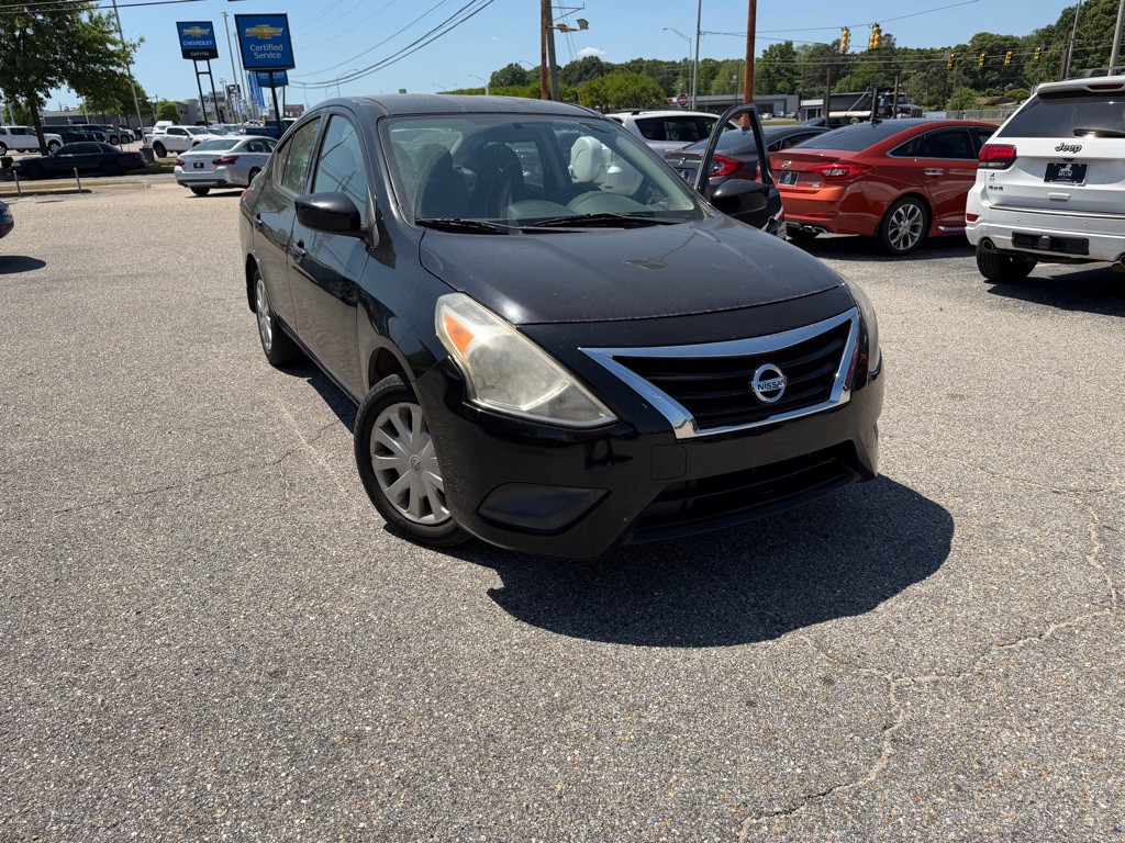 2017 Nissan Versa Image 10