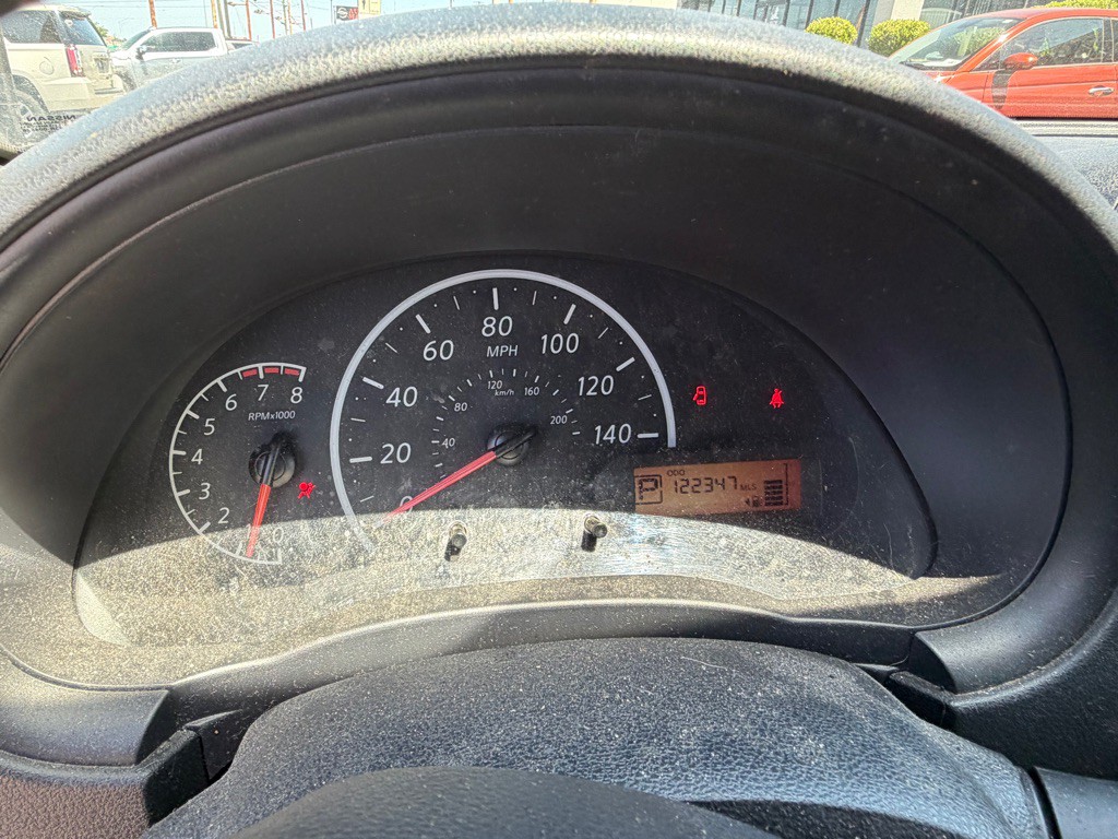 2017 Nissan Versa Image 11