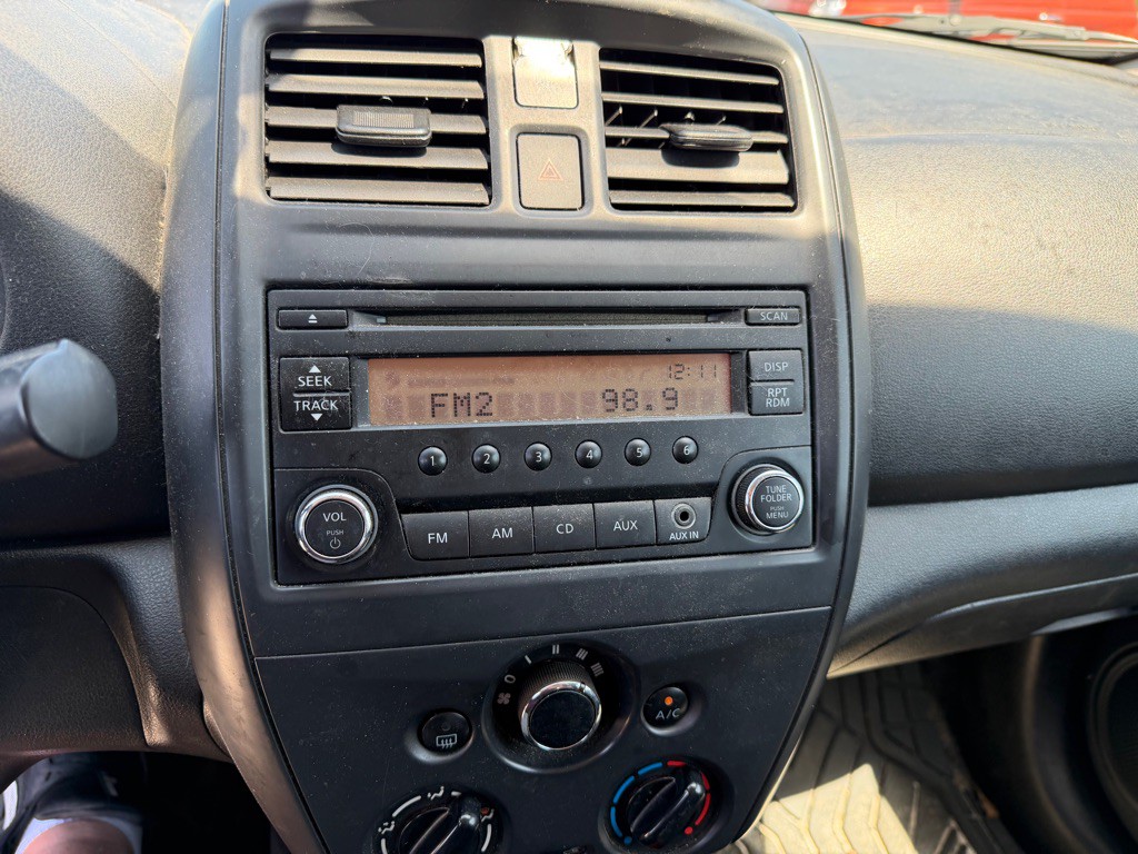 2017 Nissan Versa Image 13