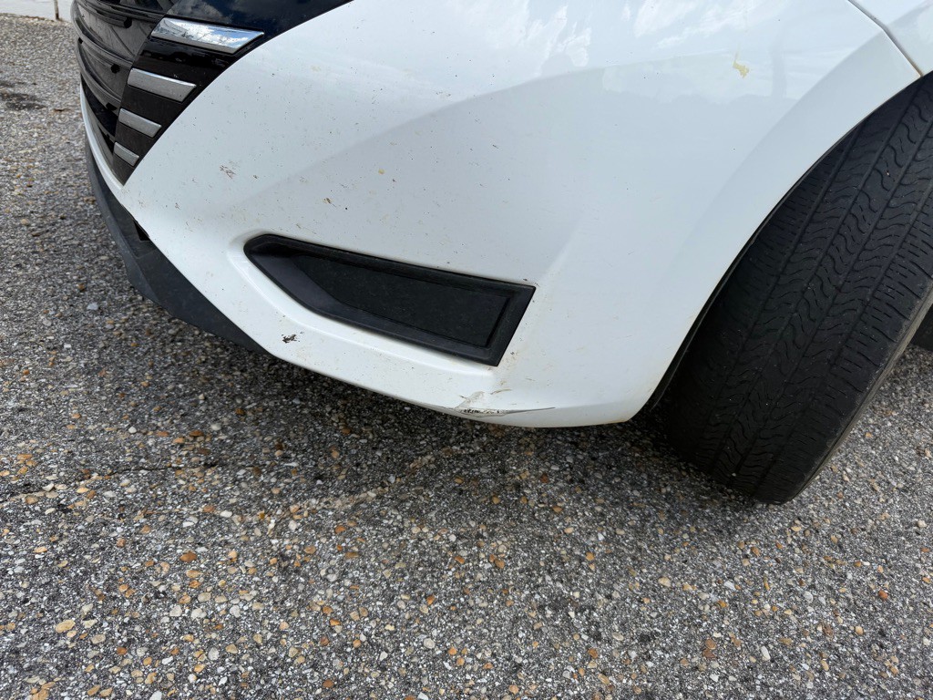 2023 Nissan Versa Image 3