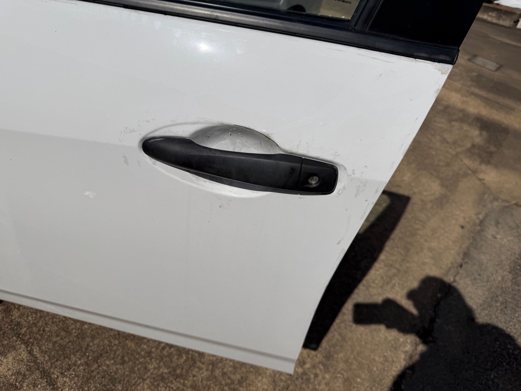 2023 Nissan Versa Image 2
