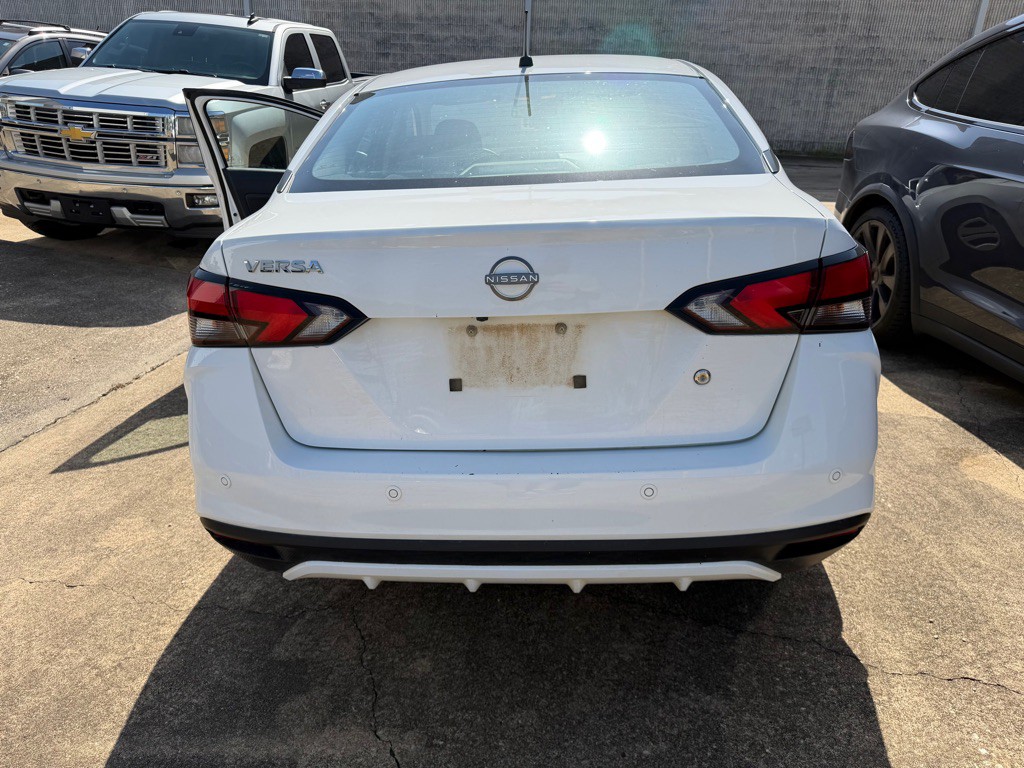 2023 Nissan Versa Image 4