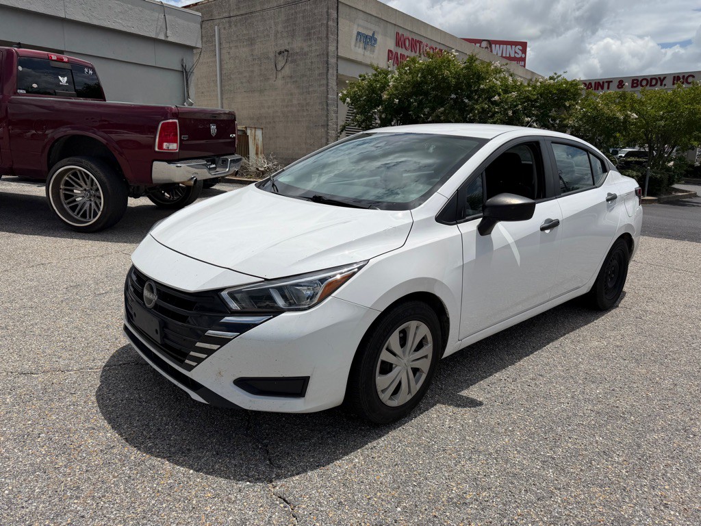 2024 Nissan Versa Image 2