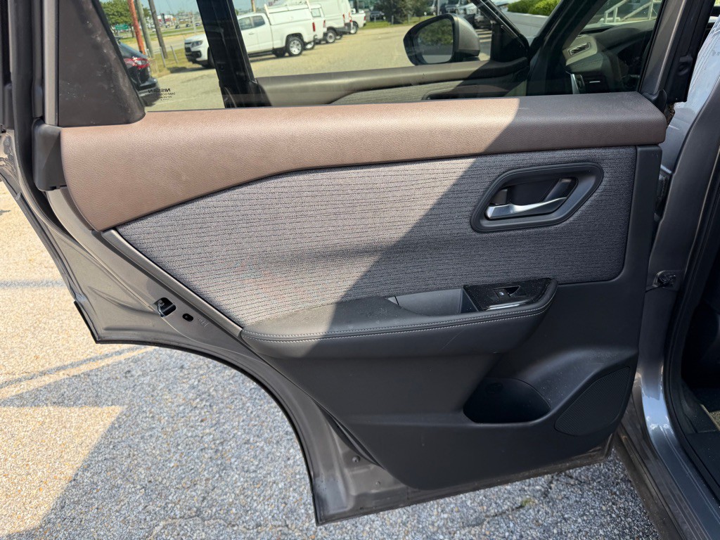 2023 Nissan Rogue Image 5
