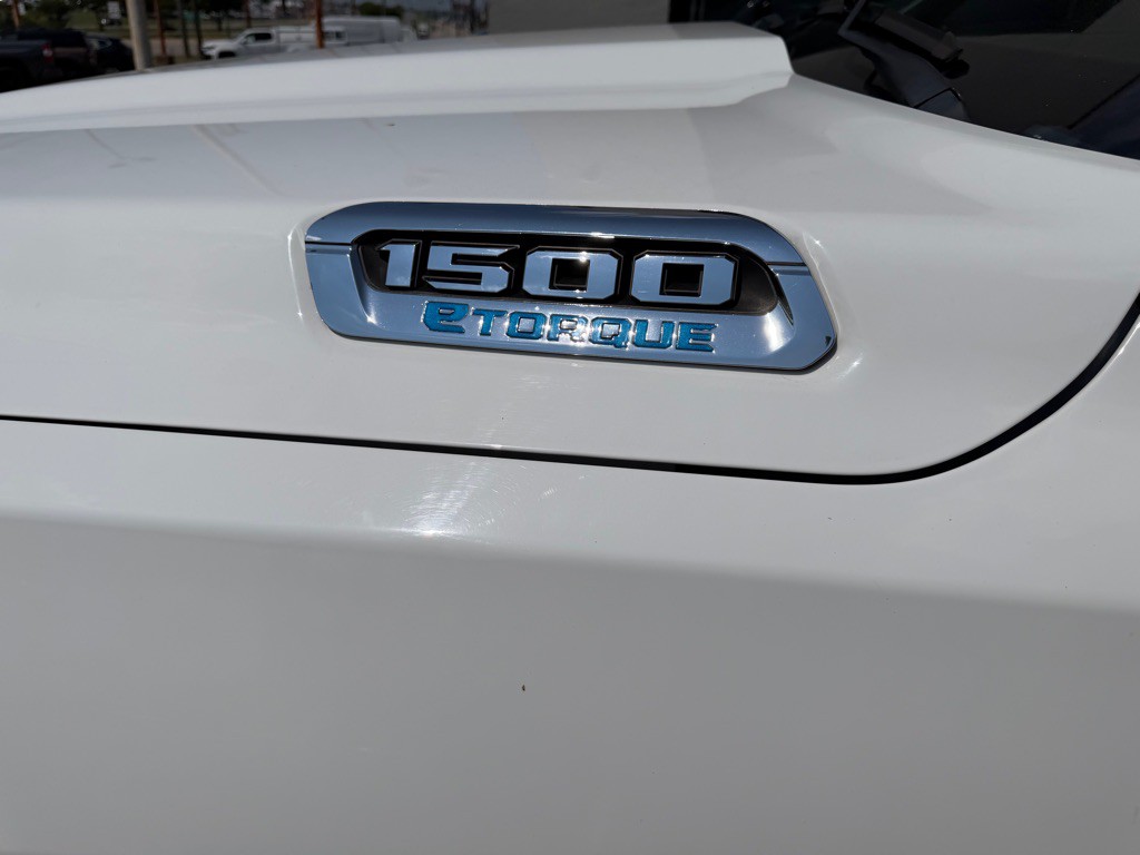 2023 RAM 1500 Image 3