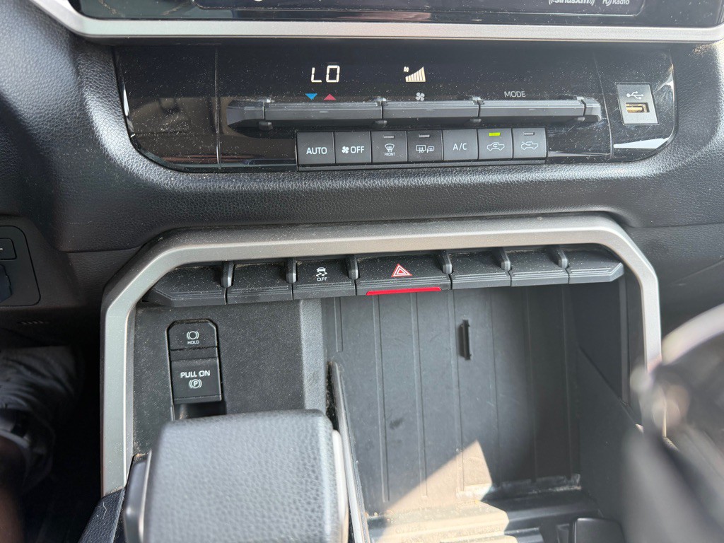 2022 Toyota Tundra Image 24