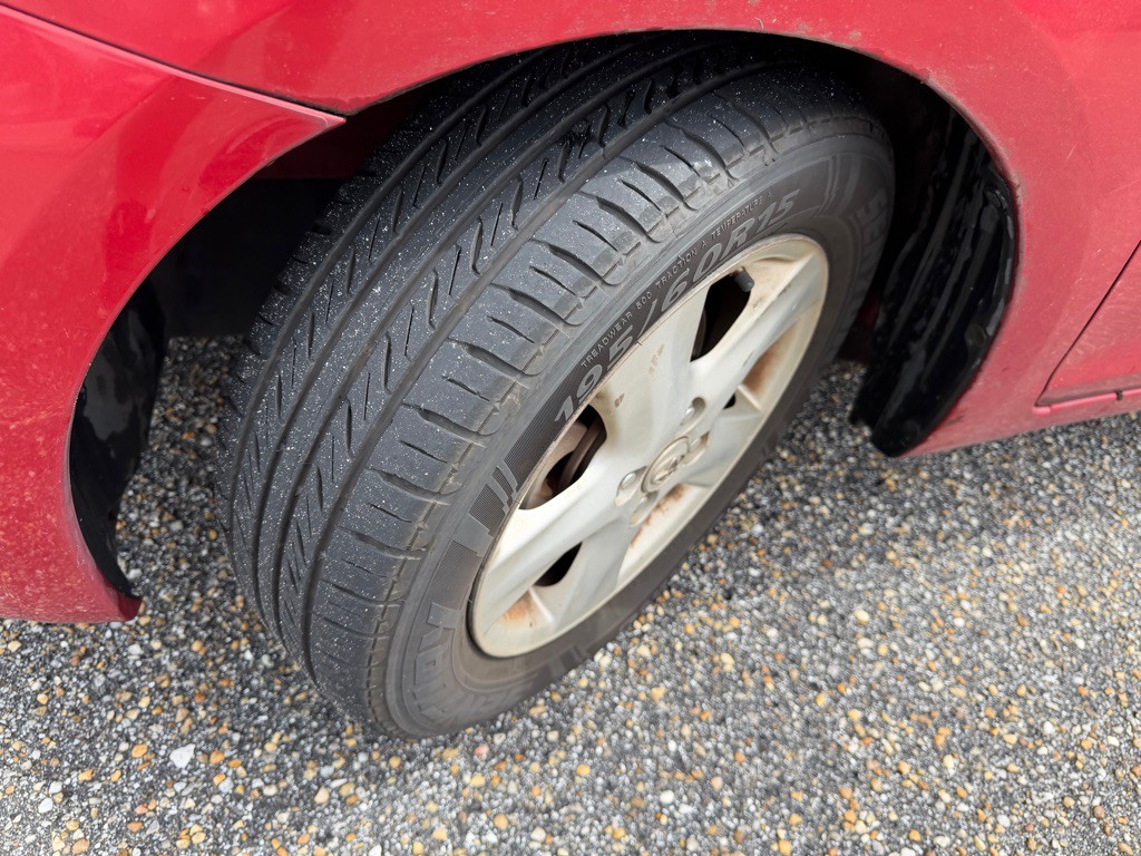 2008 Toyota Yaris Image 2