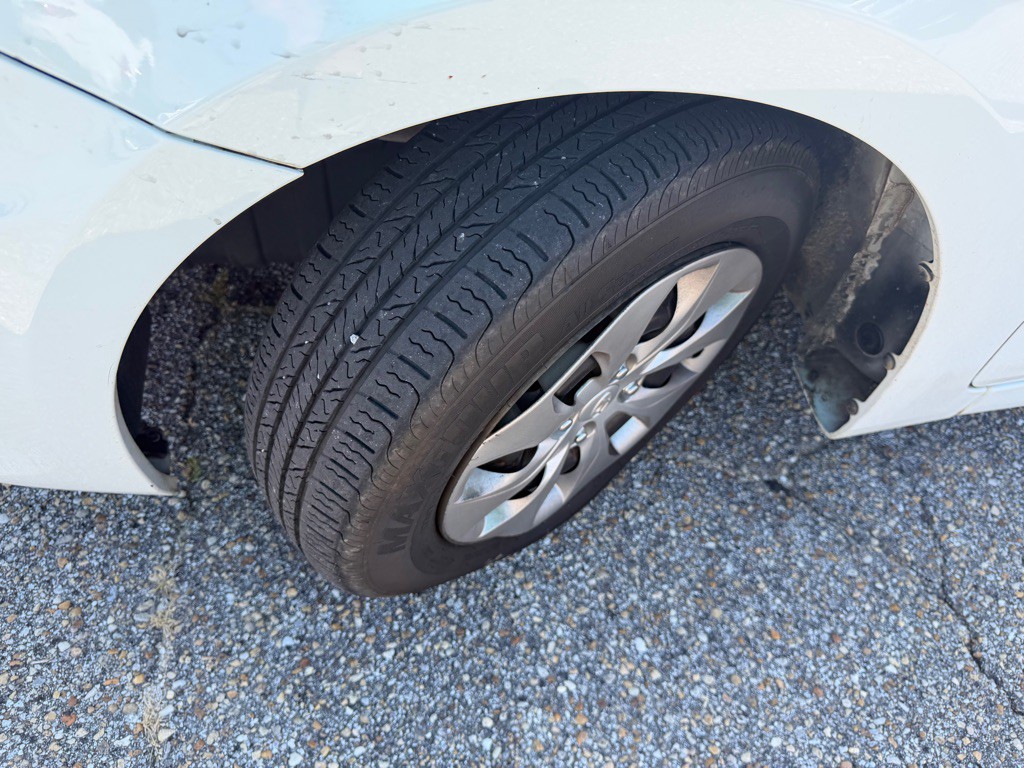 2015 Hyundai Accent Image 3