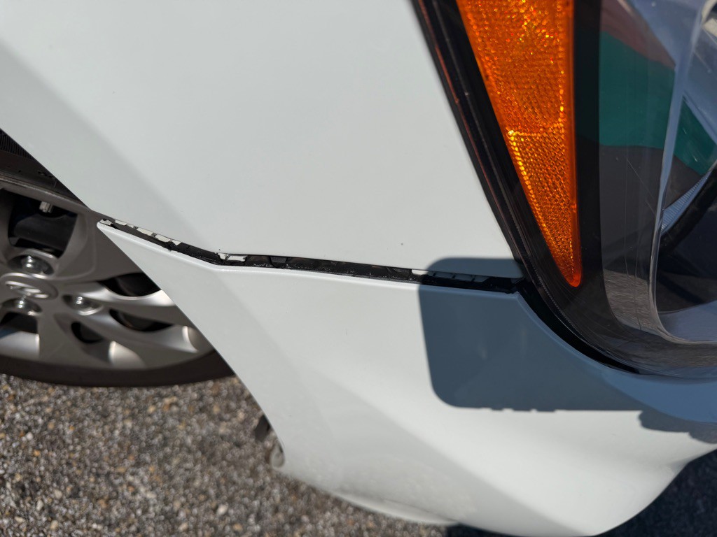 2015 Hyundai Accent Image 17