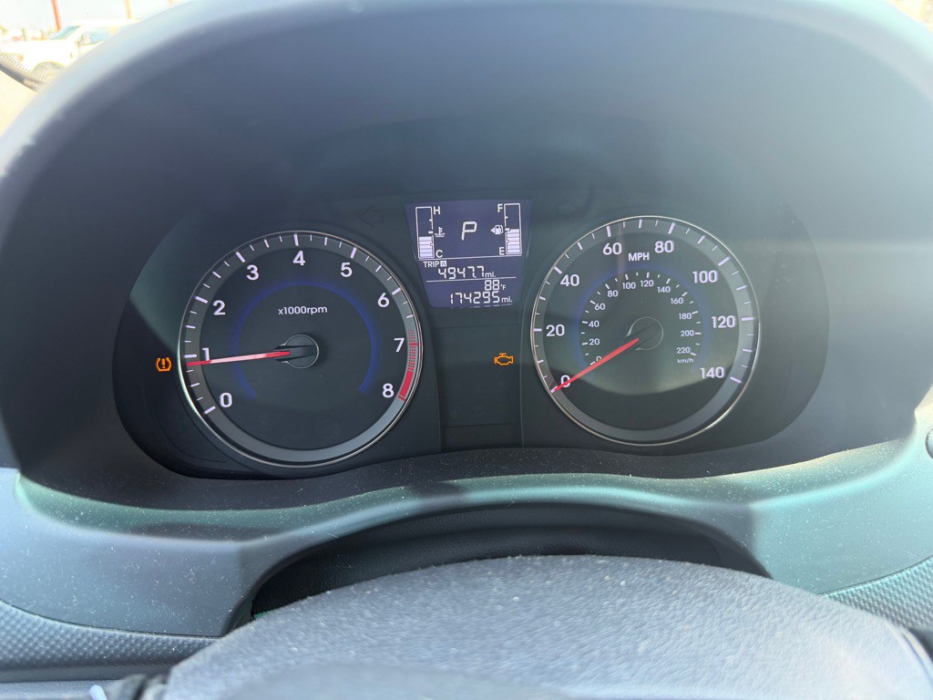 2015 Hyundai Accent Image 21