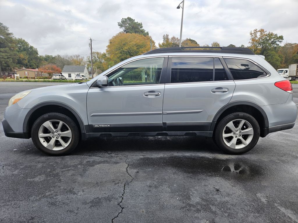 2014 Subaru Outback Image 2