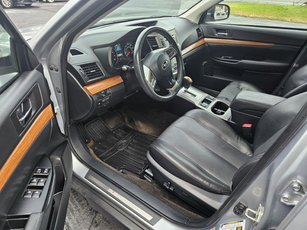 2014 Subaru Outback Image 7