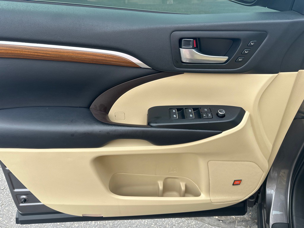 2019 Toyota Highlander Image 9