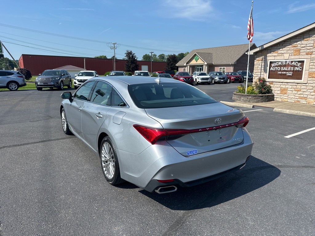 2021 Toyota Avalon Image 3