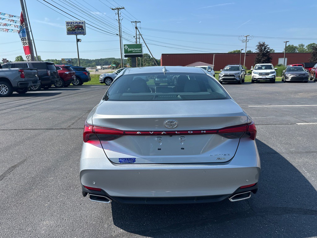 2021 Toyota Avalon Image 4