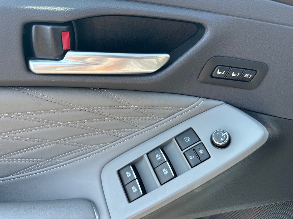 2021 Toyota Avalon Image 10