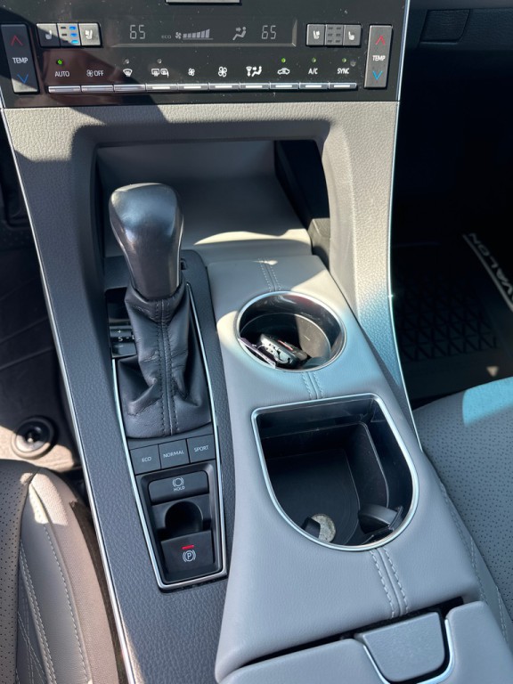 2021 Toyota Avalon Image 22
