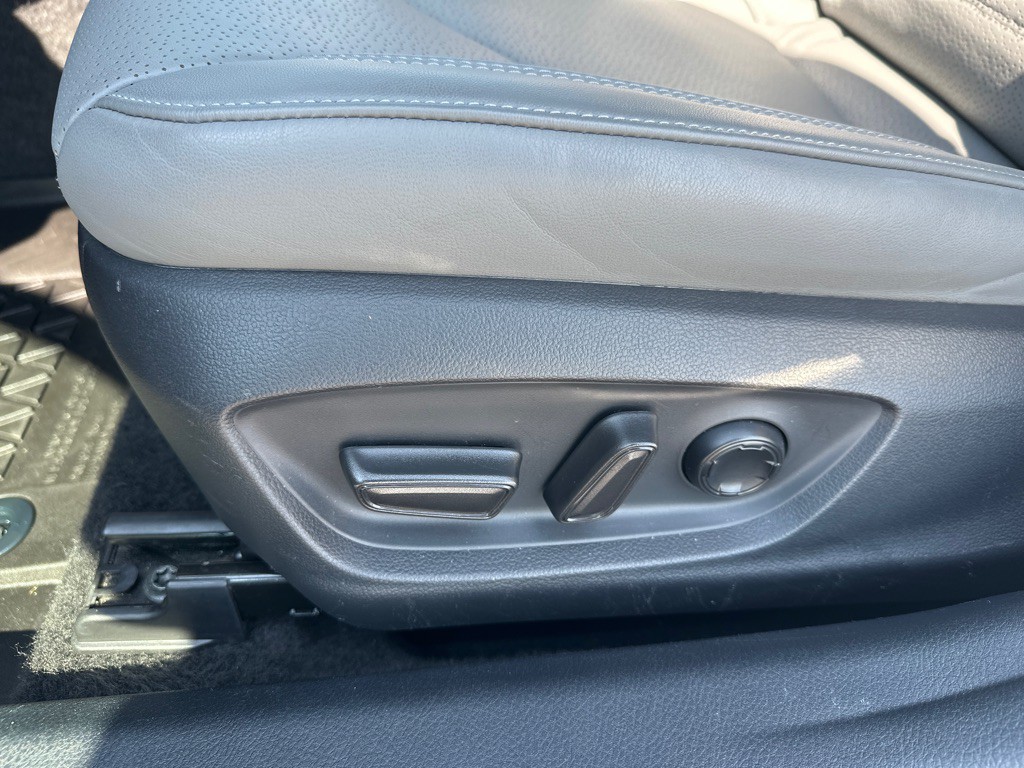 2021 Toyota Avalon Image 24