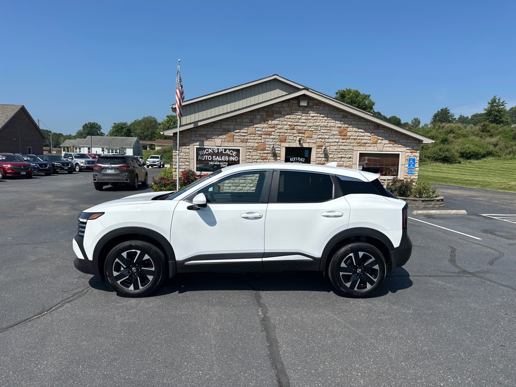 2025 Nissan Kicks Image 2