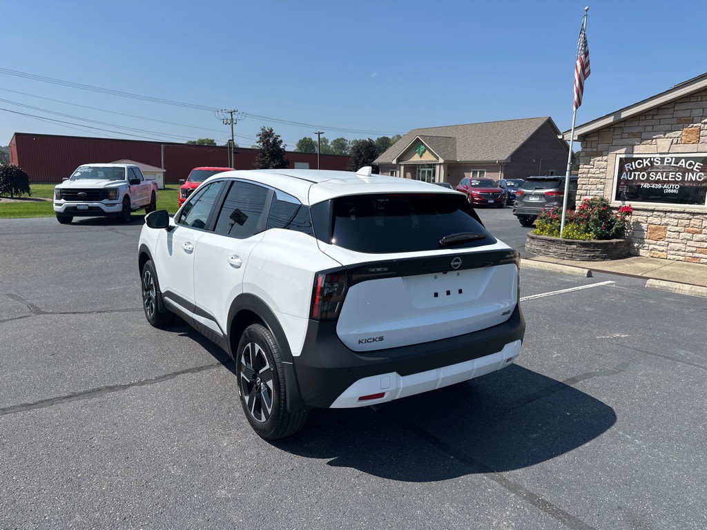 2025 Nissan Kicks Image 3