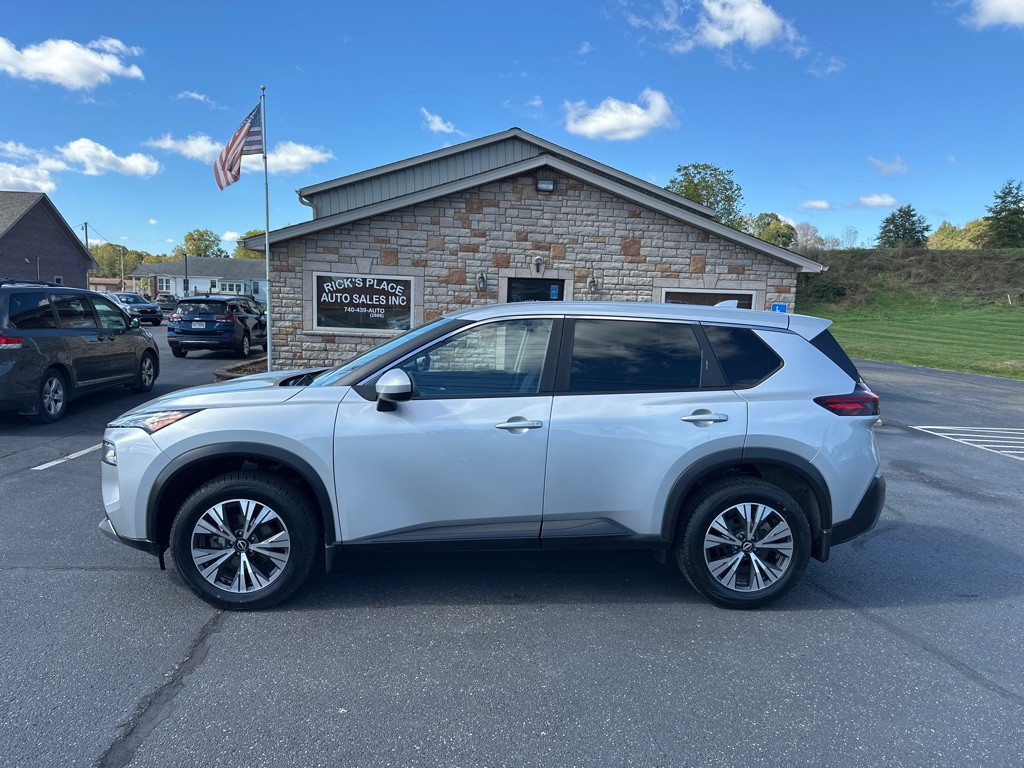 2023 Nissan Rogue Image 2