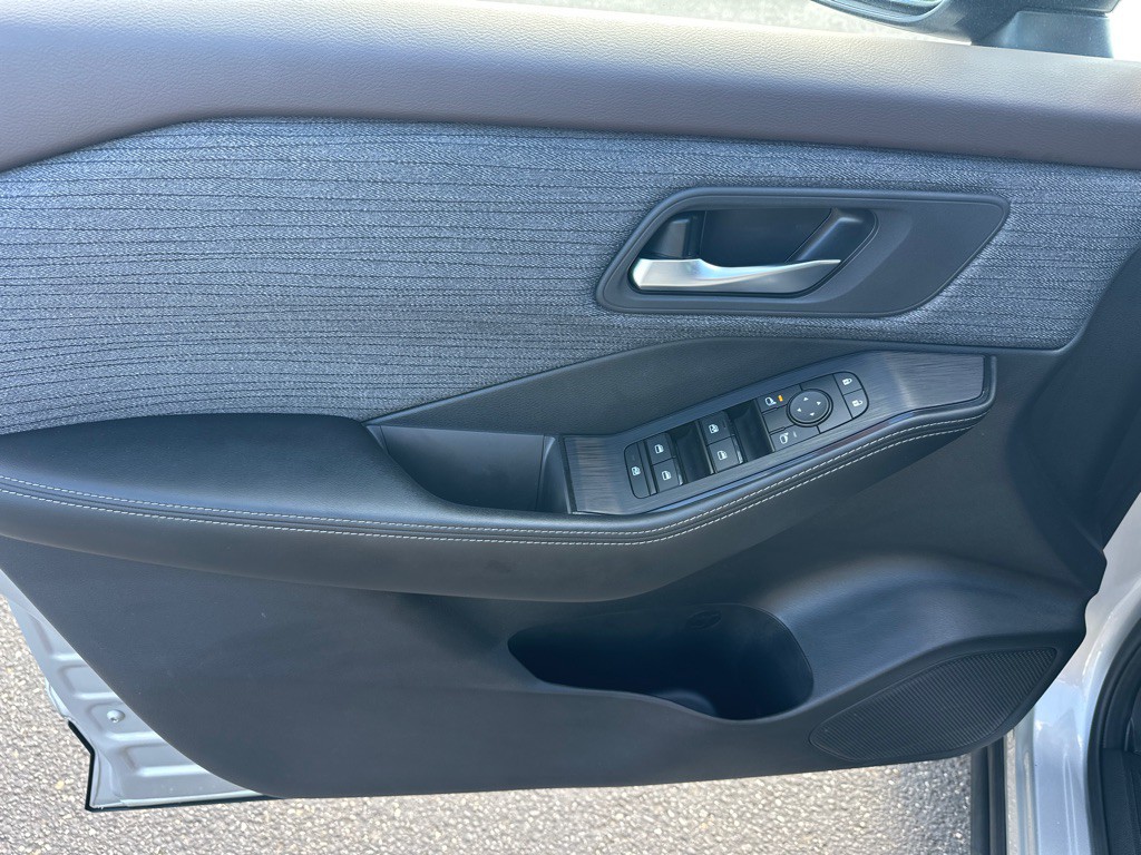 2023 Nissan Rogue Image 9