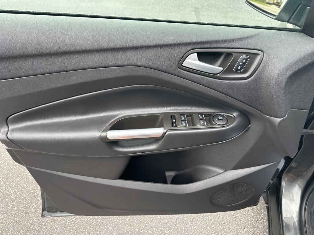 2019 Ford Escape Image 9