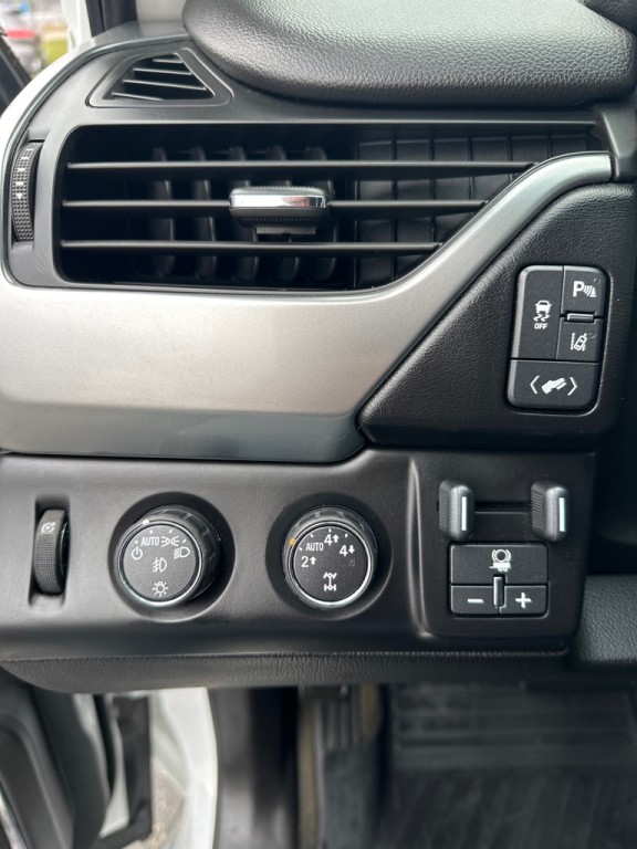 2015 Chevrolet Tahoe Image 13