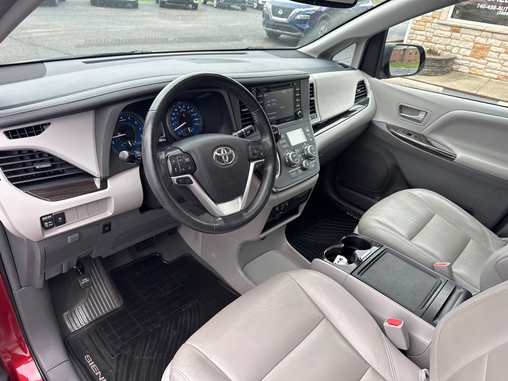 2019 Toyota Sienna Image 11