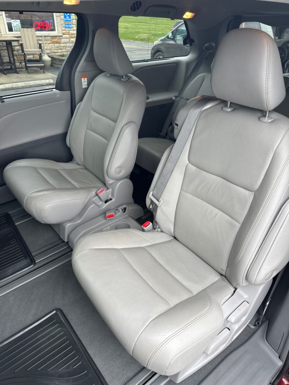 2019 Toyota Sienna Image 27