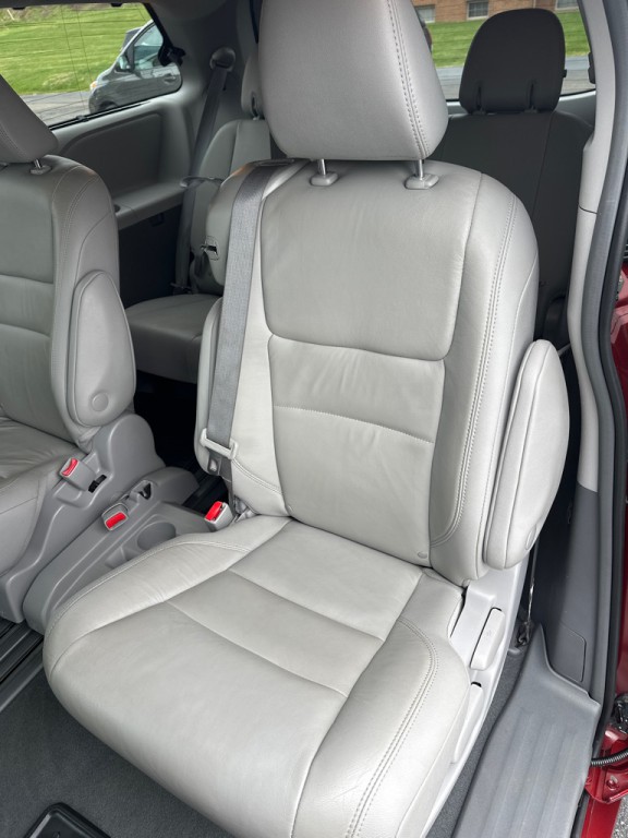 2019 Toyota Sienna Image 28
