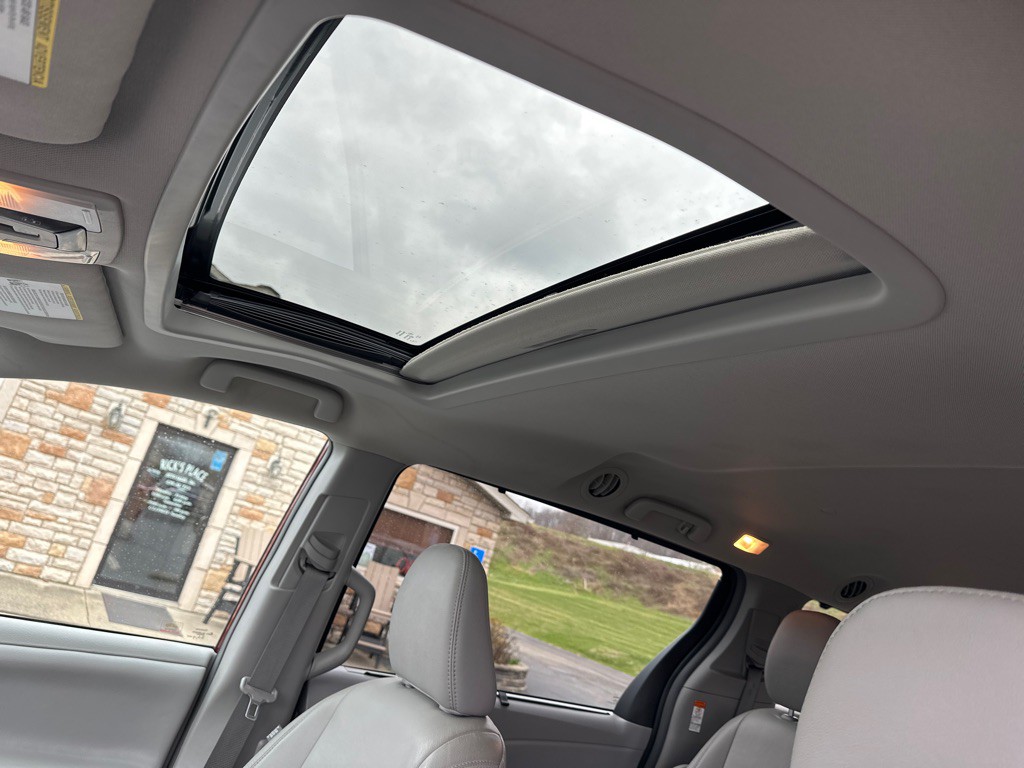 2019 Toyota Sienna Image 31