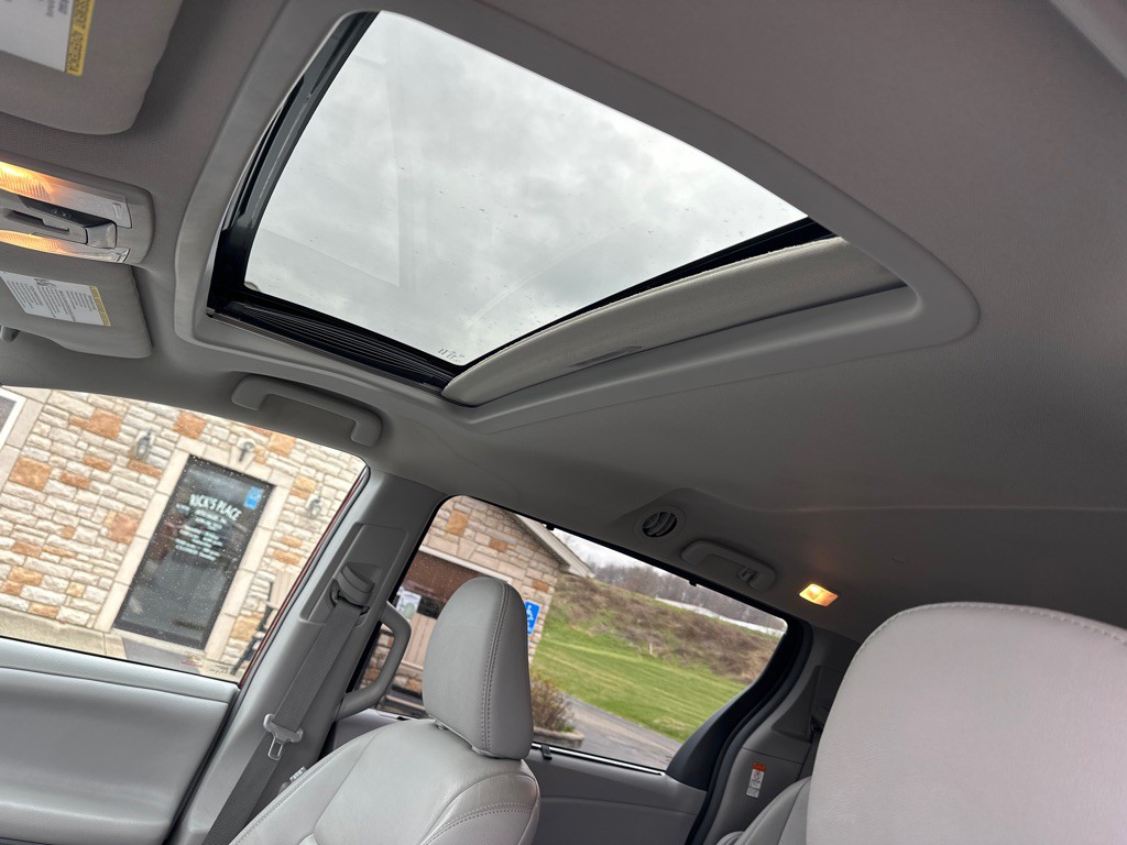 2019 Toyota Sienna Image 32