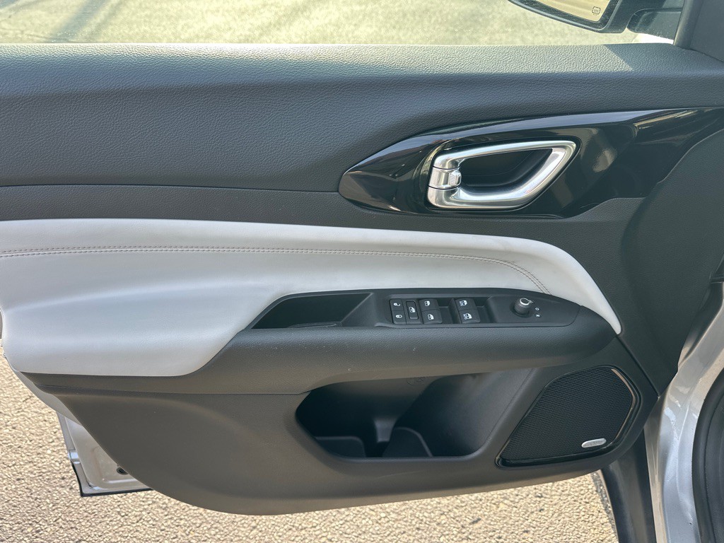 2022 Jeep Compass Image 9