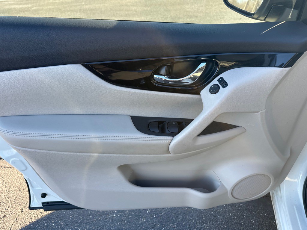 2022 Nissan Rogue Image 9