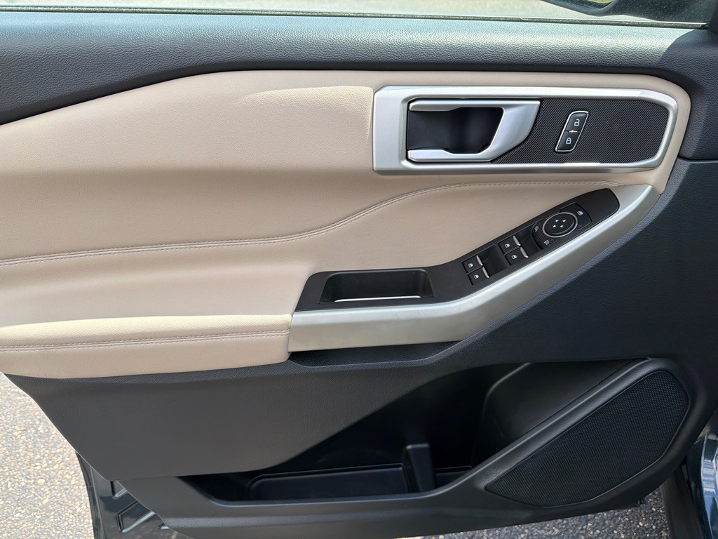 2023 Ford Explorer Image 9