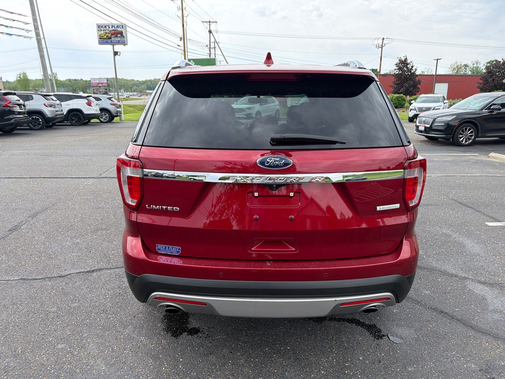 2017 Ford Explorer Image 4