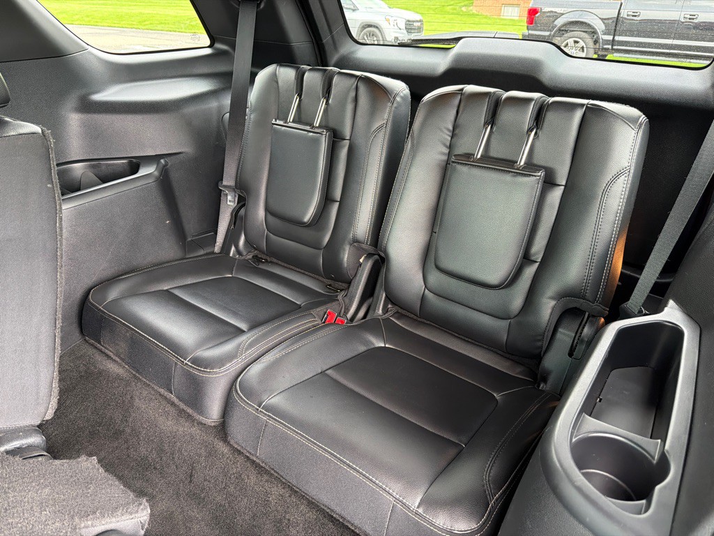 2017 Ford Explorer Image 32